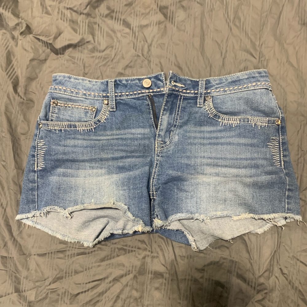 Shyanne jeweled pockets shorts